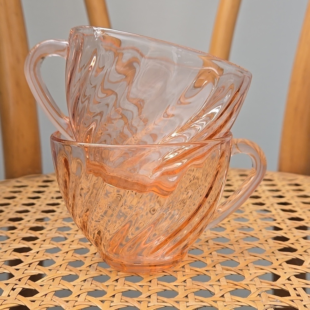 Vintage 80's Arcoroc France Pink Rosaline Swirl Glass Teacups - Picture 2 of 5